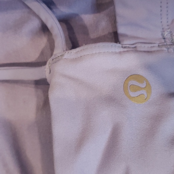 Lululemon Top Like New Condition. No pads - Picture 9 of 12